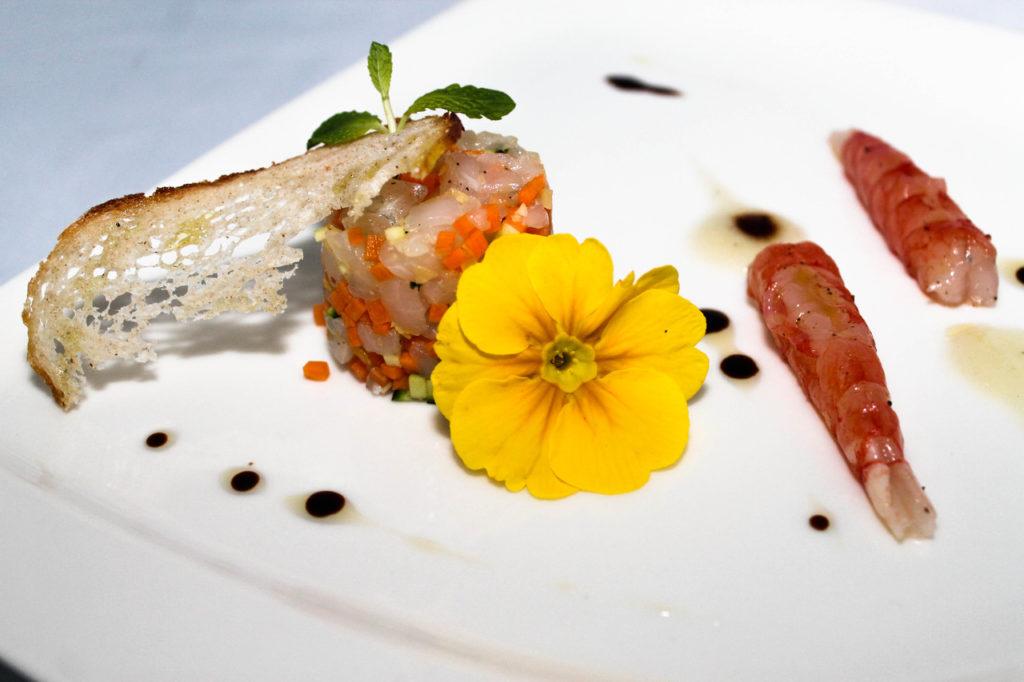 tartare di triglia e gamberi